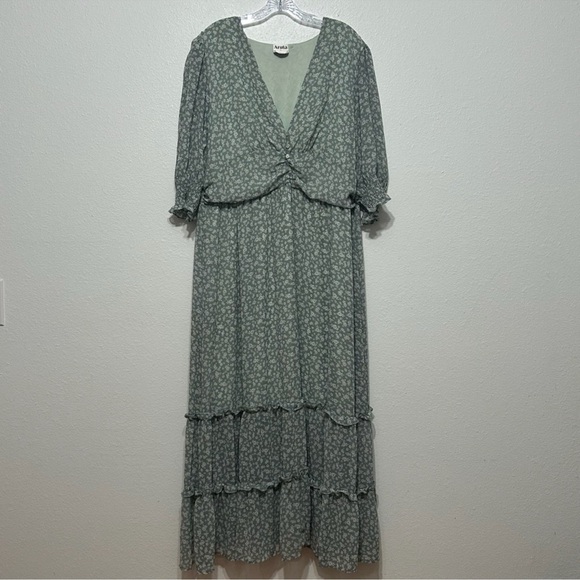 ARULA Dresses & Skirts - Arula Green Floral Tiered Half Sleeve Maxi Dress Women's Size C / 3XL Plus Size